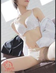 びしょぬれ新人秘書 アカリ